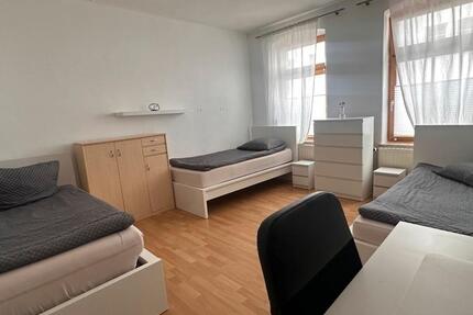 Wohnung Gera Alt-Taubenpreskeln - 4 Zimmer, 70 m&sup2;, 80&euro; | Angebot:25886935