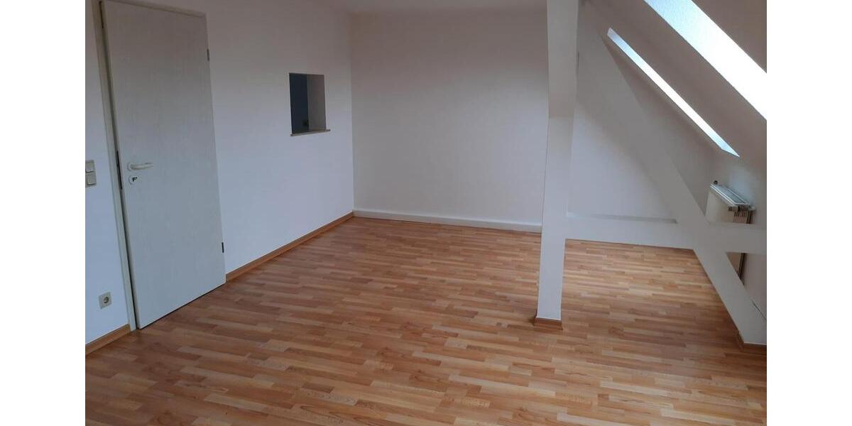 Dachgeschoßwohnung Gera - 3 Zimmer, 86 m&sup2;, 520&euro; | Angebot:26545271