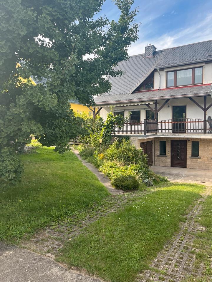 Große Doppelhaushälfte mit EinliegerWohnung in Naumburg
