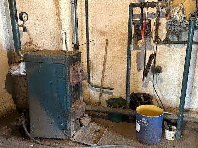 Wohnen auf einer Ebene - Großer sanierungbedürftiger Bungalow mit viel Potenzial - Einfamilienhaus Triptis | Angebot:24542218