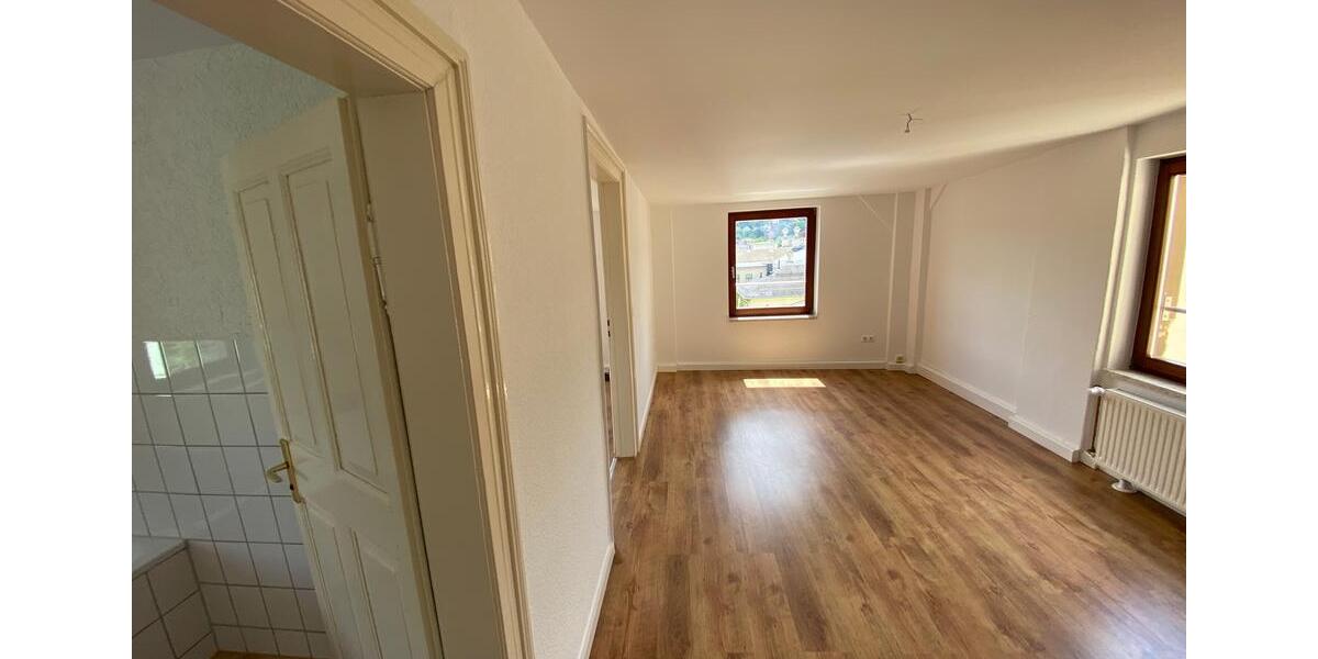 Dachgeschoßwohnung Greiz - 2 Zimmer, 68 m&sup2;, 340&euro; | Angebot:26462523