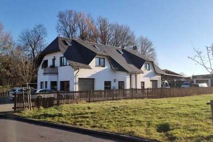 Haus zum Kaufen in Neukirchen 350.000 € 205 m² 8 zimmer