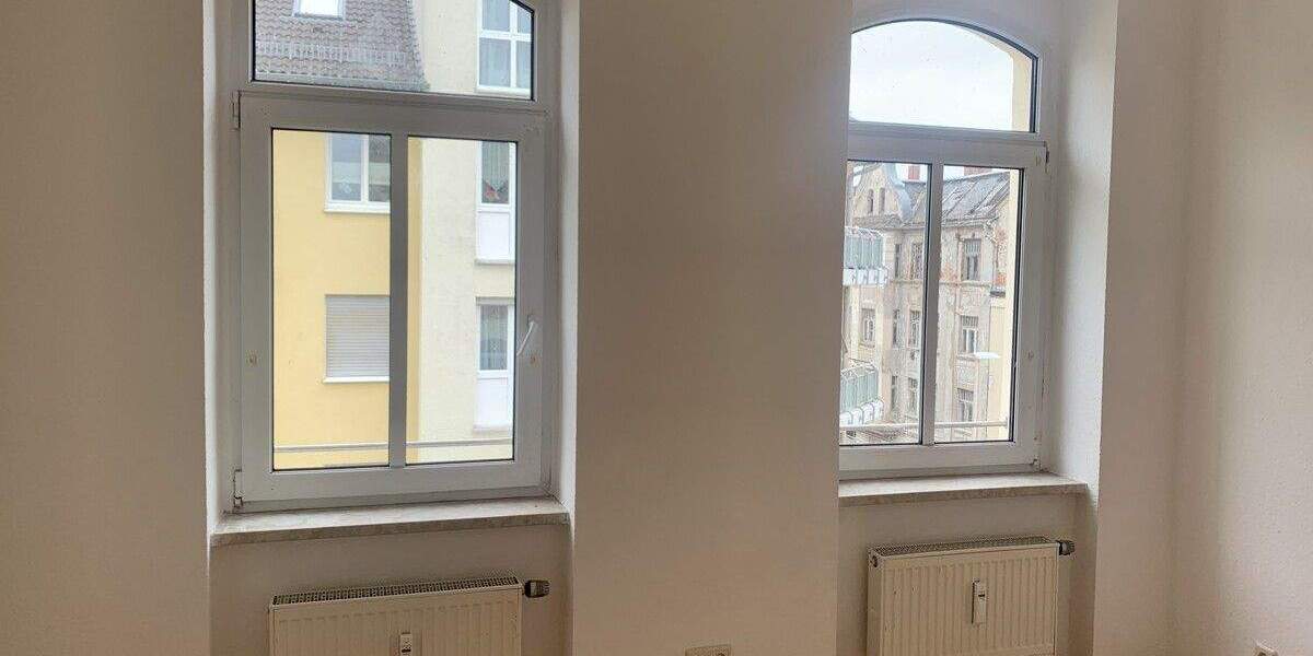 Großzügige 6-Zimmer-Dachgeschosswohnung in Gera Debschwitz 6 zimmer
