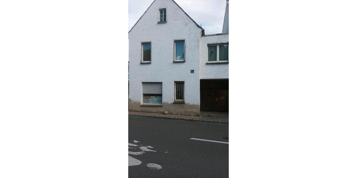 Einfamilienhaus Hermsdorf - 7 Zimmer, 95 m&sup2;, 49.500&euro; | Angebot:25281403