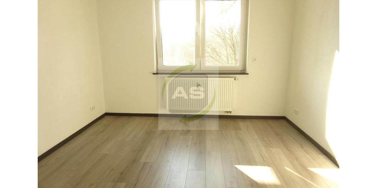 Etagenwohnung Meerane - 3 Zimmer, 82 m&sup2;, 595&euro; | Angebot:25365173