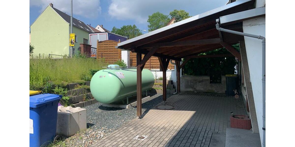 Reihenhaus Werdau - 9 Zimmer, 180 m&sup2;, 87.000&euro; | Angebot:25900449
