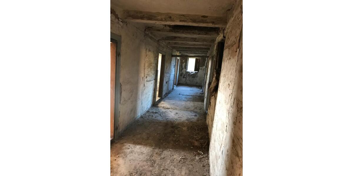 Einfamilienhaus Schmölln - 15 Zimmer, 250 m&sup2;, 150.000&euro; | Angebot:25340346