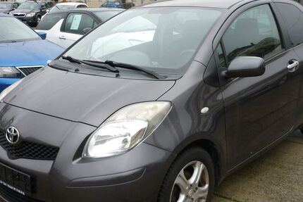 Toyota Yaris 149.000 km 4.900 &euro; Gera 07548