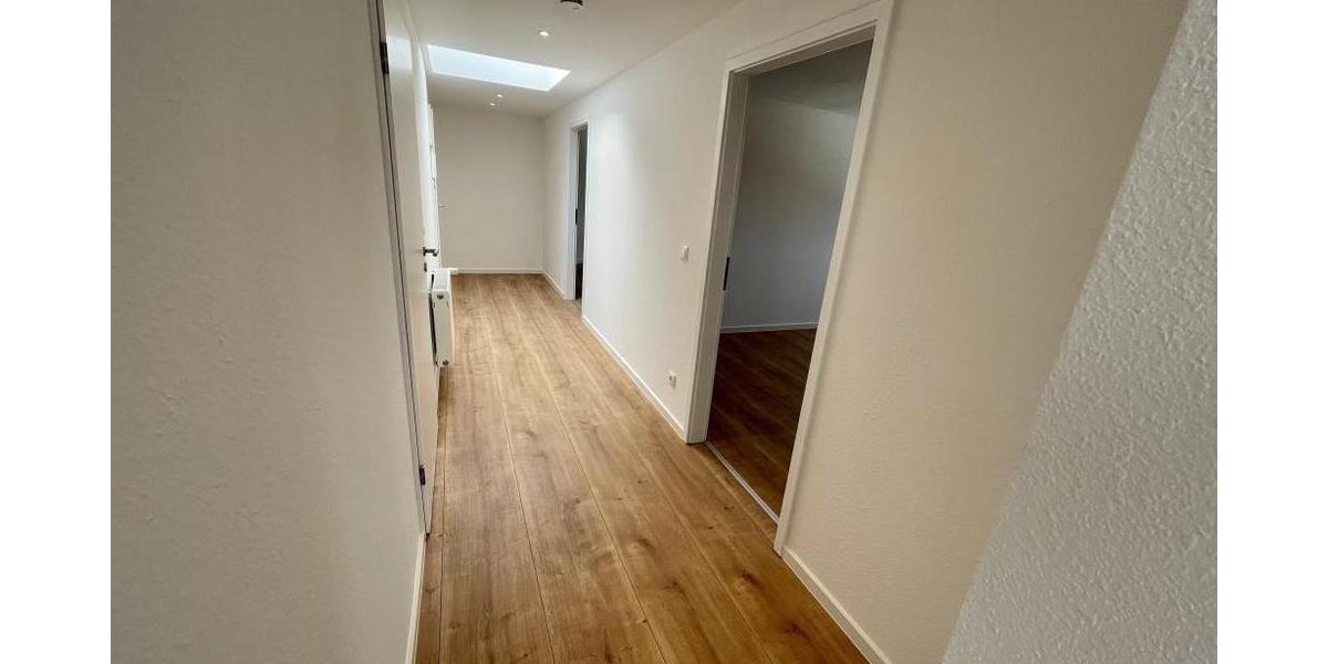 Mit Weitblick! 2,5 Raum DG Wohnung mit offener Küche im Wohnzimmer. Modernes Bad mit Wanne! - Dachgeschoßwohnung Gera Alt-Bieblach | Angebot:26248794