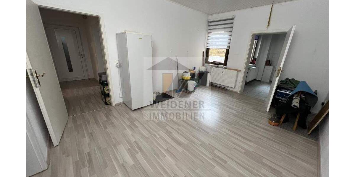 Mehrfamilienhaus mit Potential in zentraler Lage von Weida sucht Sie als neuen Besitzer! 1 zimmer