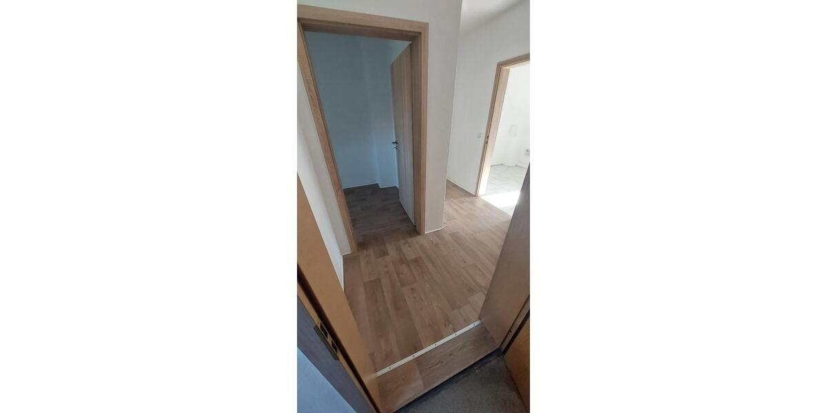Erdgeschoßwohnung Meuselwitz - 3 Zimmer, 58 m&sup2;, 330&euro; | Angebot:26150099