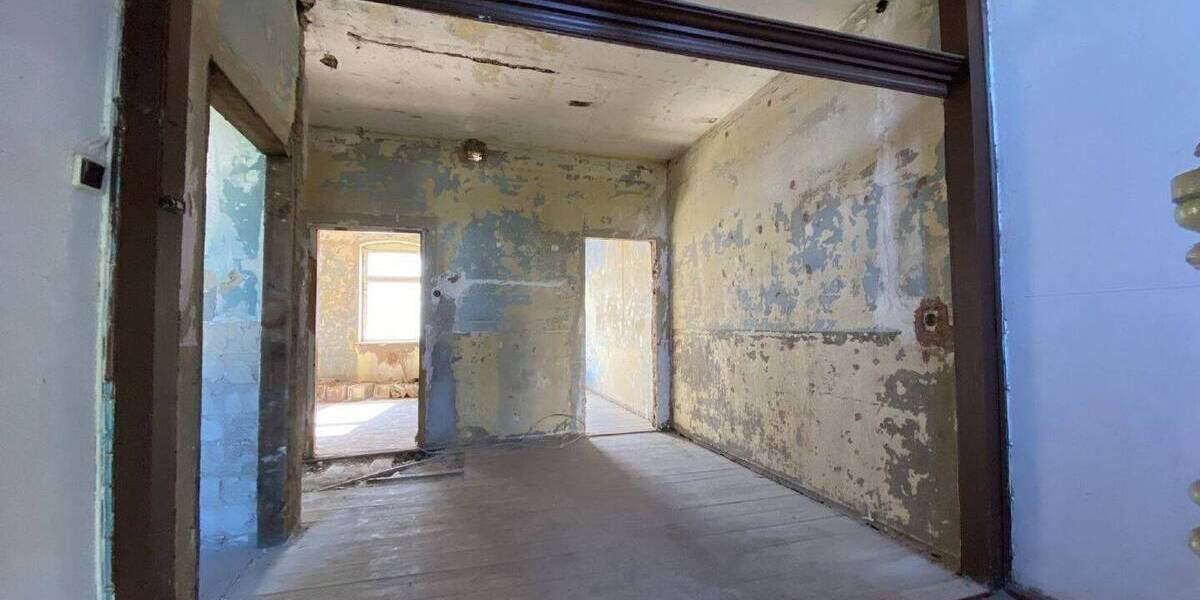 Sanierungsbedürftiges Mehrfamilienhaus mit 2-3 Wohneinheiten 1 zimmer