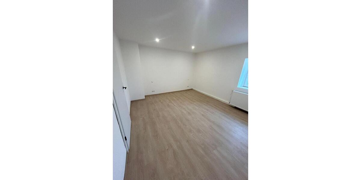 Dachgeschoßwohnung Meerane - 3 Zimmer, 84 m&sup2;, 600&euro; | Angebot:26664457