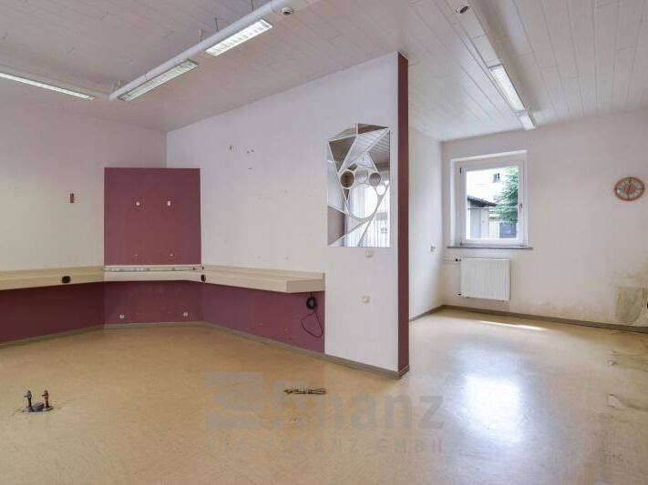 Reihenmittelhaus Crimmitschau - 5 Zimmer, 182 m&sup2;, 99.000&euro; | Angebot:26930213