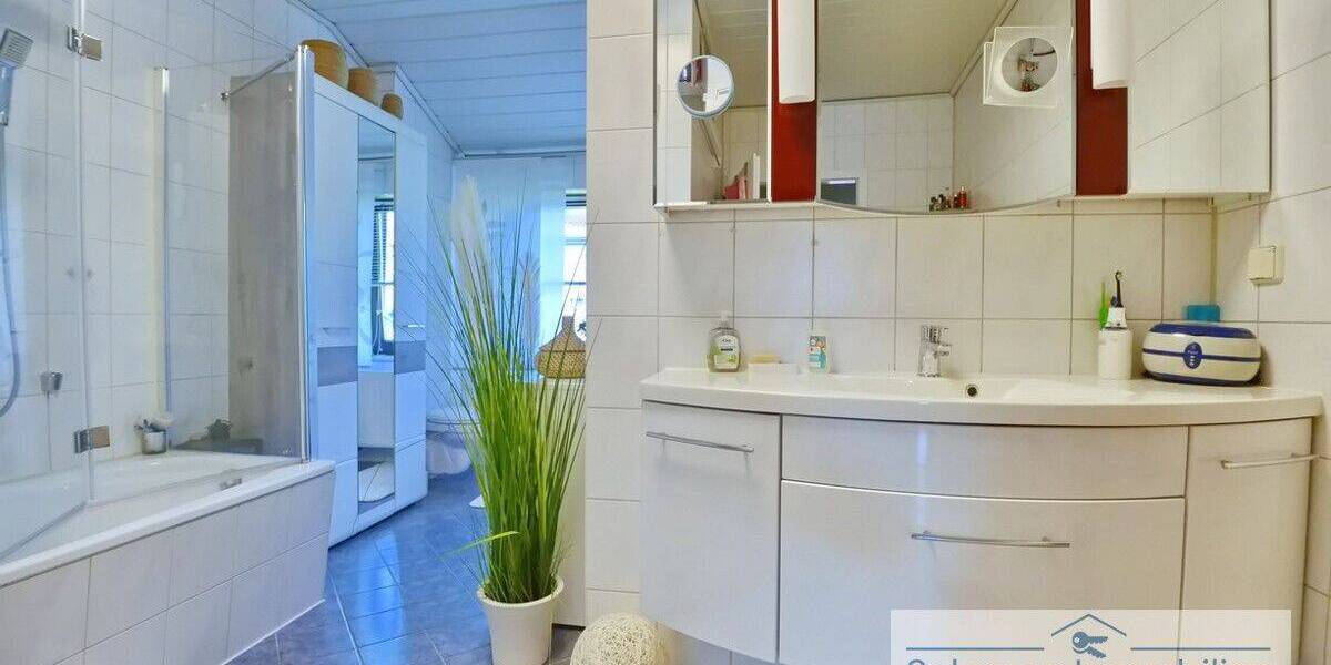 Etagenwohnung Meerane - 3 Zimmer, 84 m&sup2;, 510&euro; | Angebot:26879089