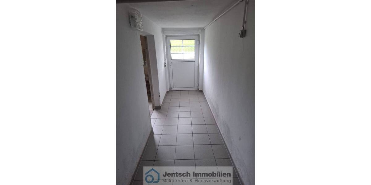 Sehr schöne Eigentumswohnung mit Balkon in Teuchern zu verkaufen 3 zimmer