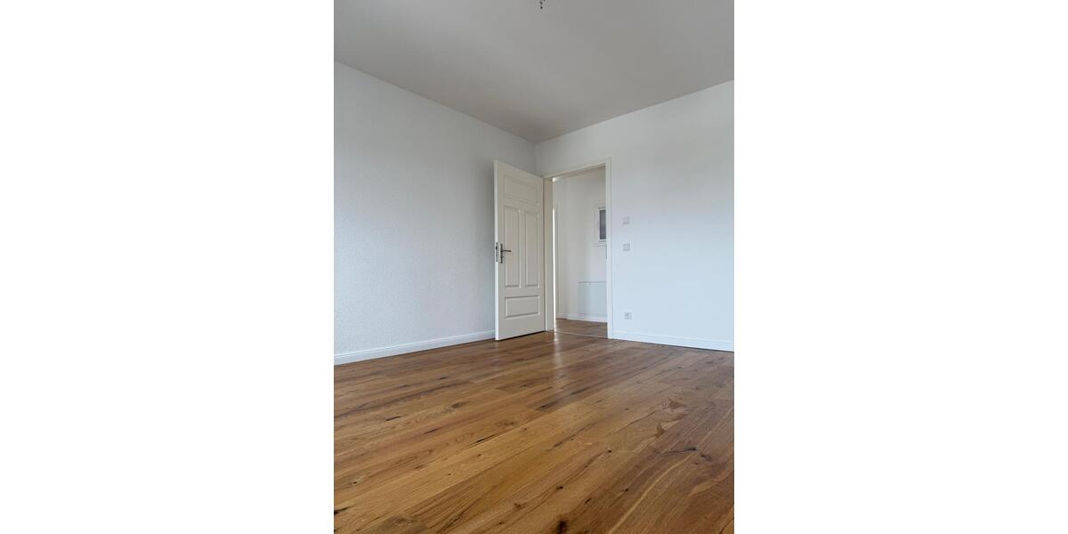 Dachgeschoßwohnung Meerane - 5 Zimmer, 117 m&sup2;, 1.300&euro; | Angebot:26325768