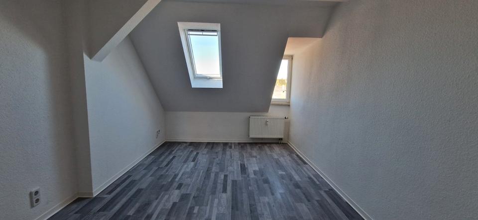 Dachgeschoßwohnung Gößnitz - 5 Zimmer, 98 m&sup2;, 585&euro; | Angebot:26479812