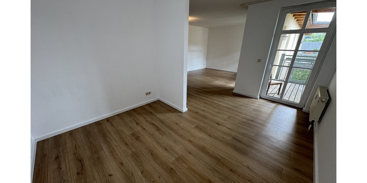 Helle & ruhige 1 Zimmer Whg. mit Aufzug und Balkon (W 46) - Dachgeschoßwohnung Gera Ostviertel | Angebot:26882341