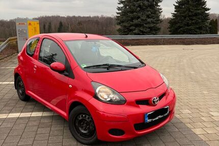 Toyota Aygo (X) 33.800 km 4.799 &euro; Altenburg 04600
