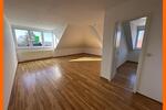 Sehr helle 2 Raum-Whg. mit Ausblick über die Stadt und Garage und *Bungalow auf dem Grundstück - Dachgeschoßwohnung Gera Ostviertel | Angebot:26334867