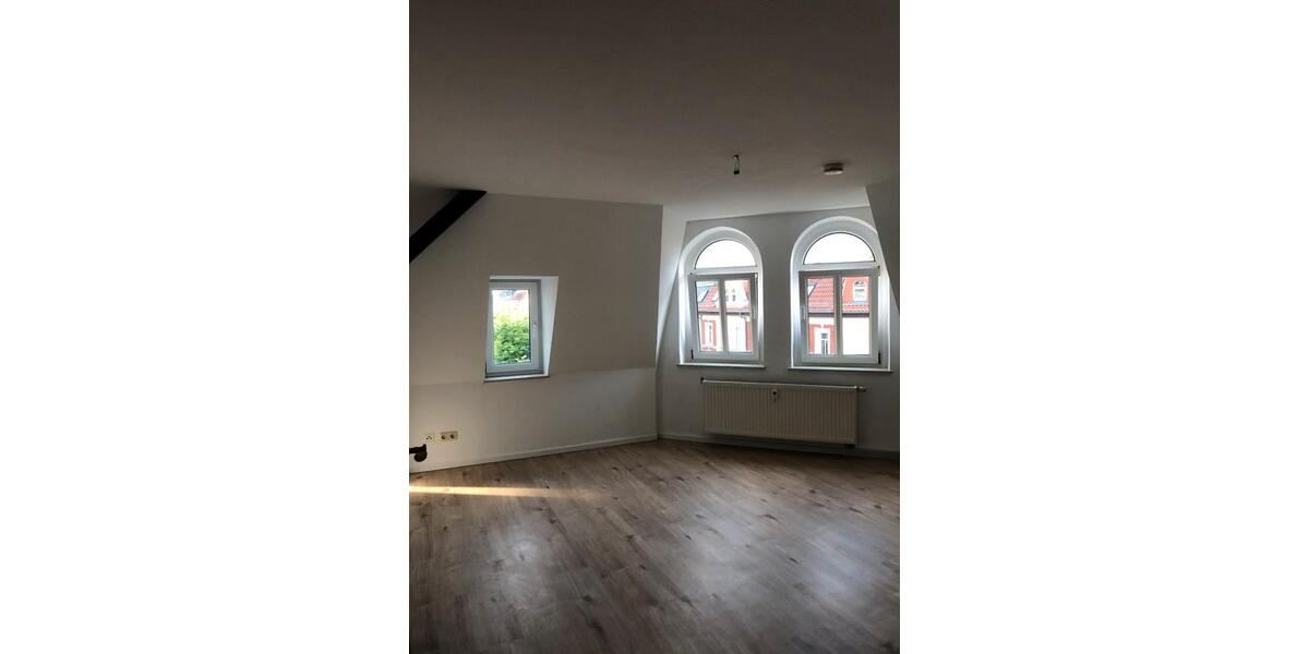 Dachgeschoßwohnung Gera - 1.5 Zimmer, 30 m&sup2;, 270&euro; | Angebot:26634660