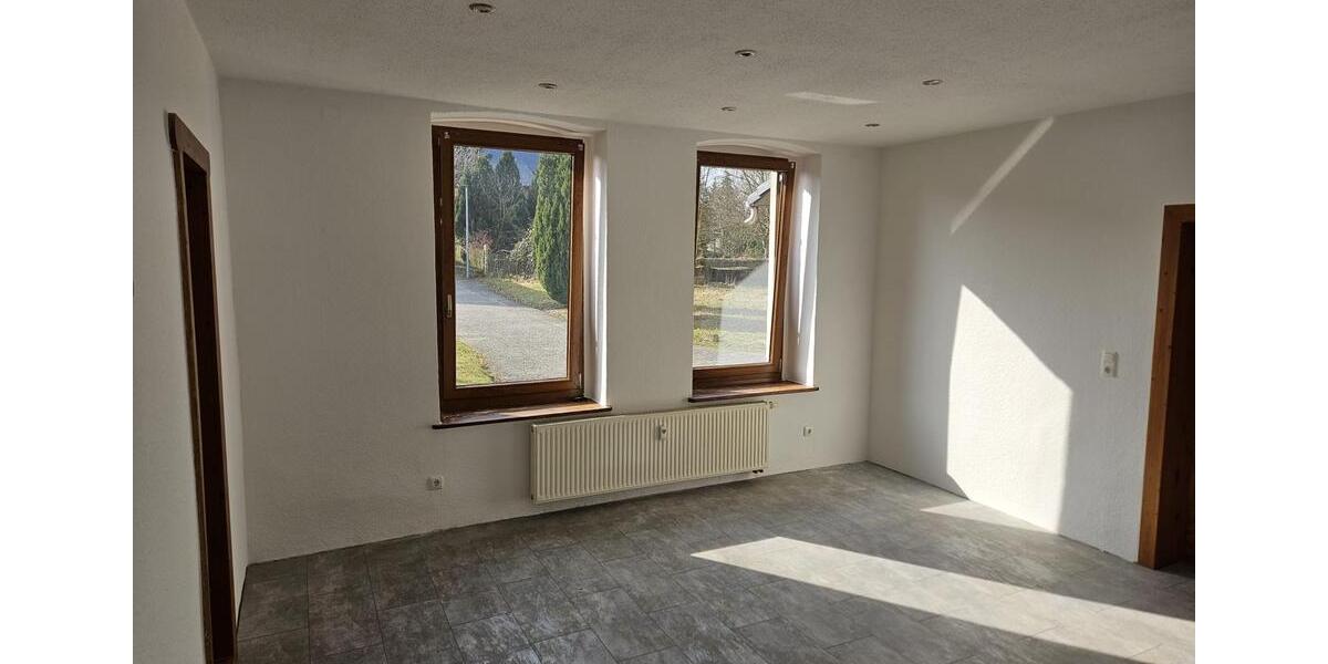 Erdgeschoßwohnung Schkölen - 4 Zimmer, 105 m&sup2;, 578&euro; | Angebot:26644777