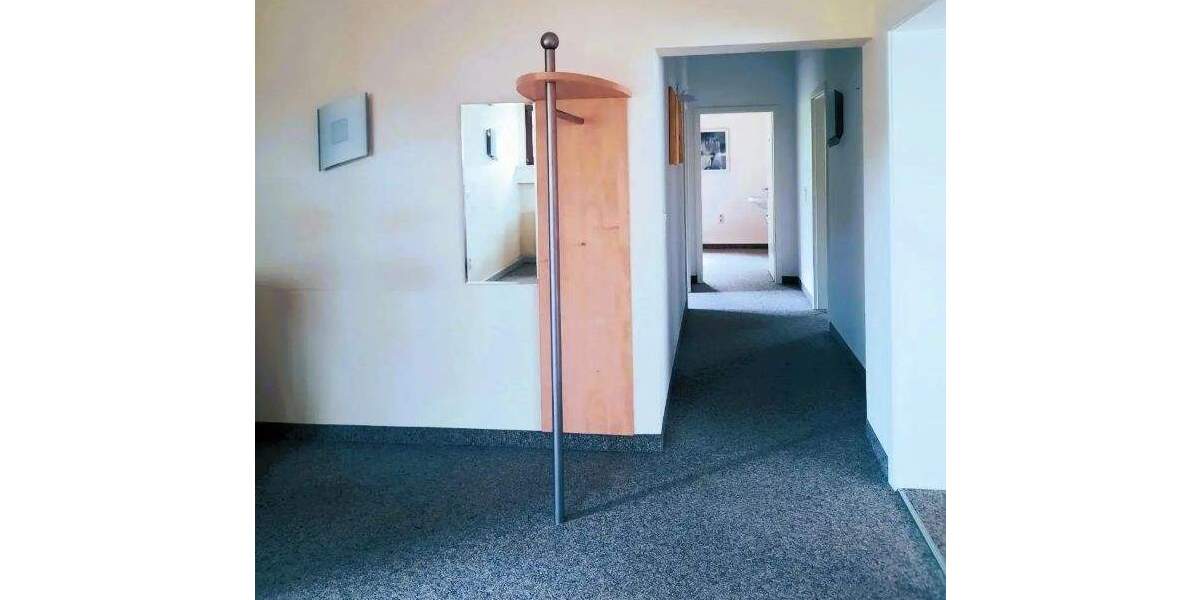 Gewerbeobjekt Meerane - 5 Zimmer, 110 m&sup2;, 595&euro; | Angebot:24967174