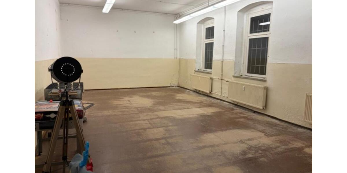 Lagerfläche in der Nähe der A9 zimmer