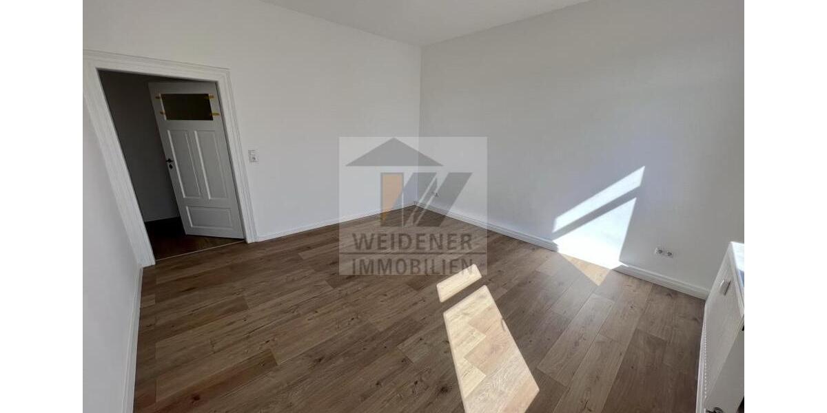 Sanierte 4-Raum-Wohnung mit Balkon und Einbauküche! 4 zimmer