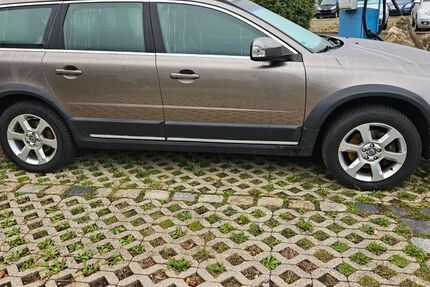 Volvo XC70 347.500 km 6.690 &euro; Grana 06712