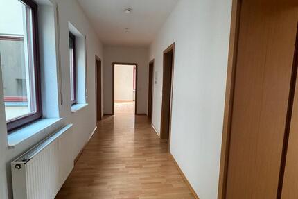 Wohnung Altenburg - 5 Zimmer, 106 m&sup2;, 636&euro; | Angebot:25999857