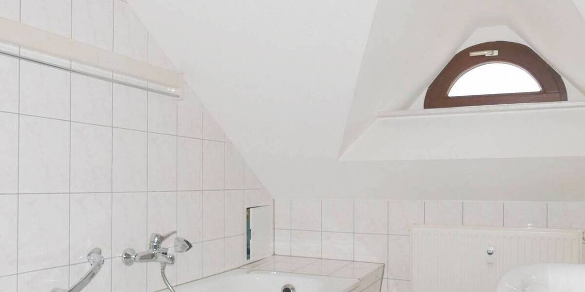 Kleine Wohnung im Einzeldenkmal und am Park 2 zimmer