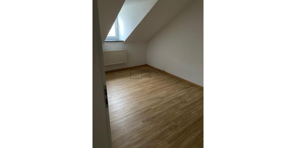 Dachgeschoßwohnung Gößnitz - 4 Zimmer, 83 m&sup2;, 509&euro; | Angebot:21370932