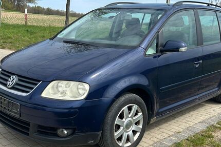 VW Touran 148.700 km 2.490 &euro; Göhren 04603