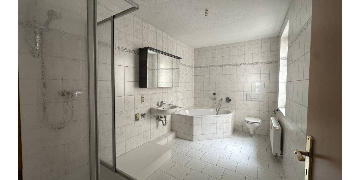 Etagenwohnung Gera Ostviertel - 3 Zimmer, 84 m&sup2;, 580&euro; | Angebot:26796834