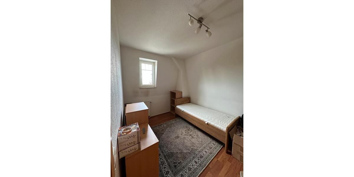 Dachgeschoßwohnung Crimmitschau - 2 Zimmer, 62 m&sup2;, 43.000&euro; | Angebot:27270867