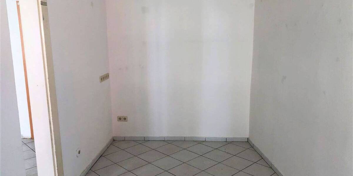 Denkmalgeschütztes Mehrfamilienhaus mit Gewerbeeinheit im Herzen von Weida 7 zimmer