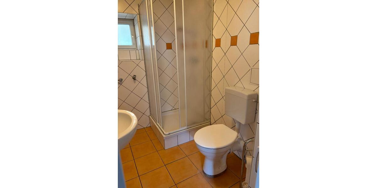 Etagenwohnung Eisenberg - 1 Zimmer, 30 m&sup2;, 250&euro; | Angebot:26677943
