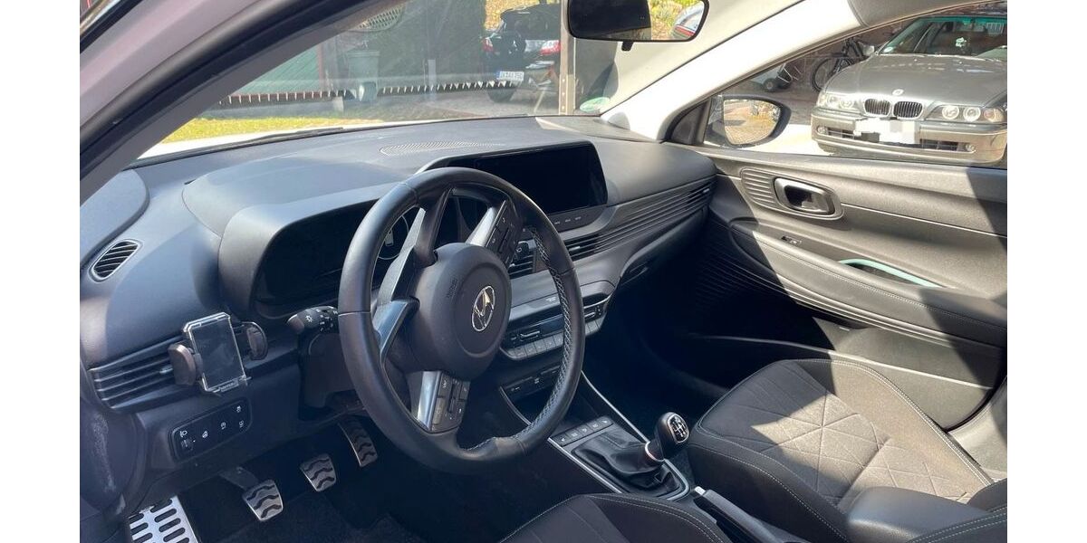 Hyundai BAYON 98.000 km 13.990 &euro; Gera 07545