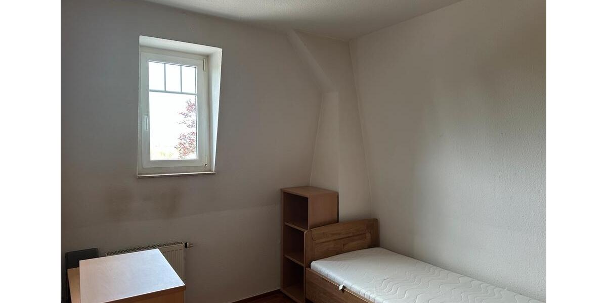 Dachgeschoßwohnung Crimmitschau - 2 Zimmer, 64 m&sup2;, 45.000&euro; | Angebot:26614390