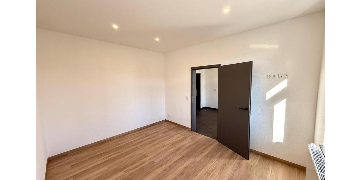 Dachgeschoßwohnung Meerane - 3 Zimmer, 84 m&sup2;, 700&euro; | Angebot:25267517