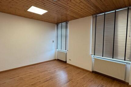Wohnung Gera Alt-Taubenpreskeln - 4 Zimmer, 68 m&sup2;, 335&euro; | Angebot:27638191