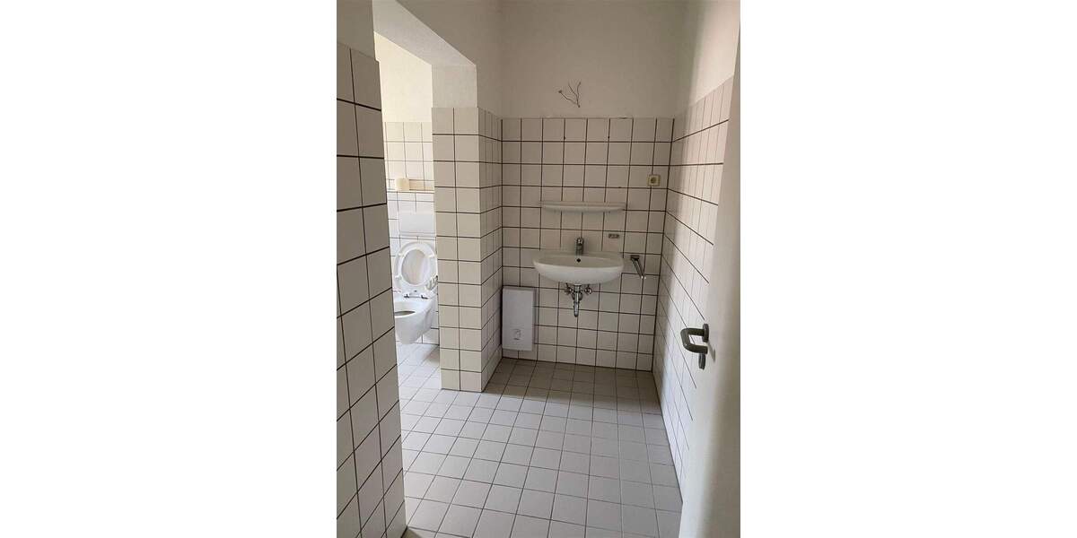 Etagenwohnung Altenburg Altenburg - 3 Zimmer, 110 m&sup2;, 720&euro; | Angebot:25836513