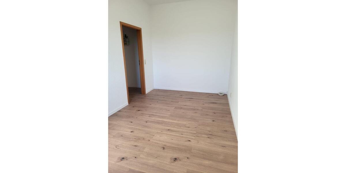 Etagenwohnung Gera Alt-Bieblach - 4 Zimmer, 100 m&sup2;, 646&euro; | Angebot:25995884