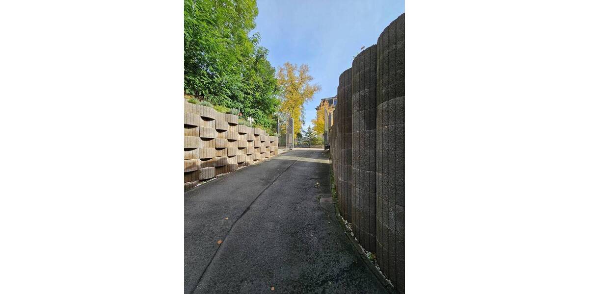 Eigentum mit Altbaucharme in bester Villenlage, Balkon, Kamin, gr. Garten, SUV-TG; viele Finanzierungsmodelle mgl. 5 zimmer