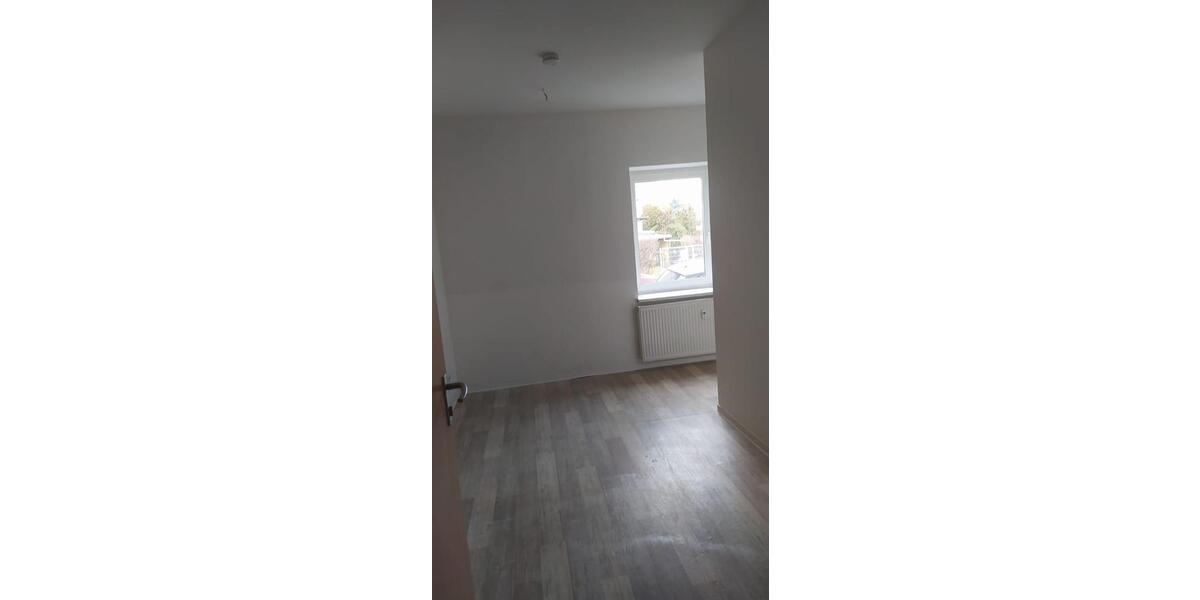 Erdgeschoßwohnung Gera Alt-Taubenpreskeln - 4 Zimmer, 105 m&sup2;, 600&euro; | Angebot:25959372
