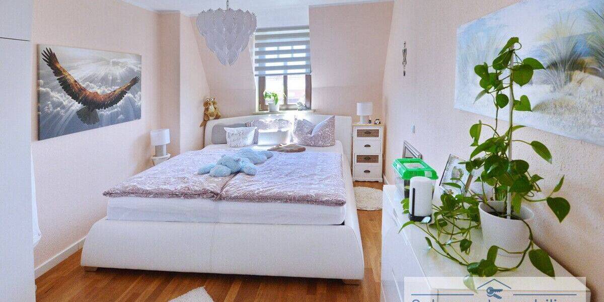Etagenwohnung Meerane - 3 Zimmer, 84 m&sup2;, 510&euro; | Angebot:26879089