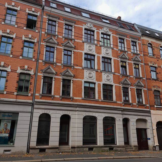 Großzügige StadtWohnung, vermietet und mit Aufzug