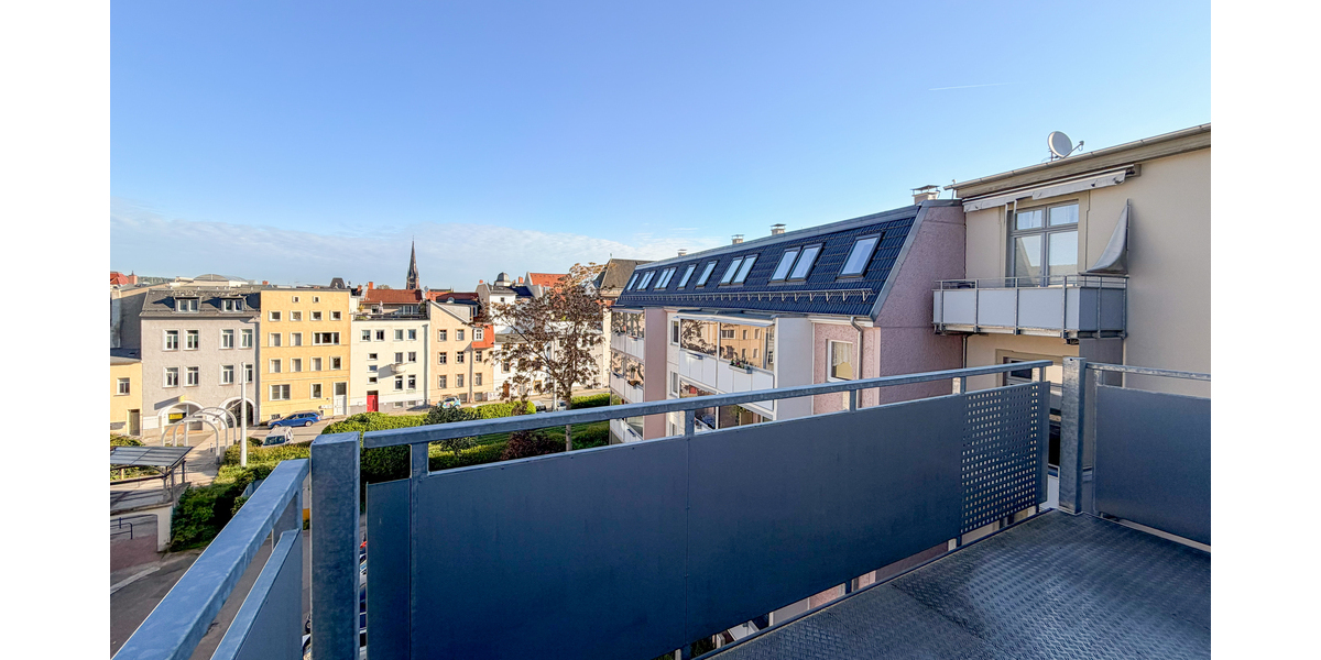 Einbauküche! Hochwertige 4 Raum-Wohnung mit modernem Bad und großem Balkon! Die Wohnung zum Wohlfühlen. - Dachgeschoßwohnung Gera Ostviertel | Angebot:26334831